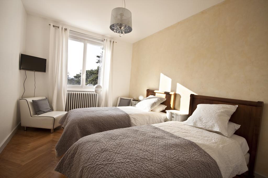 Bed and Breakfast La Maison De Roussille Francheville  Екстер'єр фото